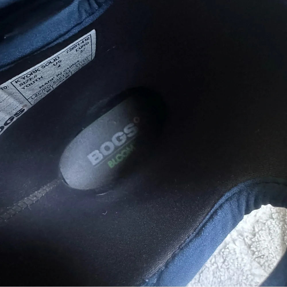 Bogs | K York Solid Navy Rain Boots | Size 4